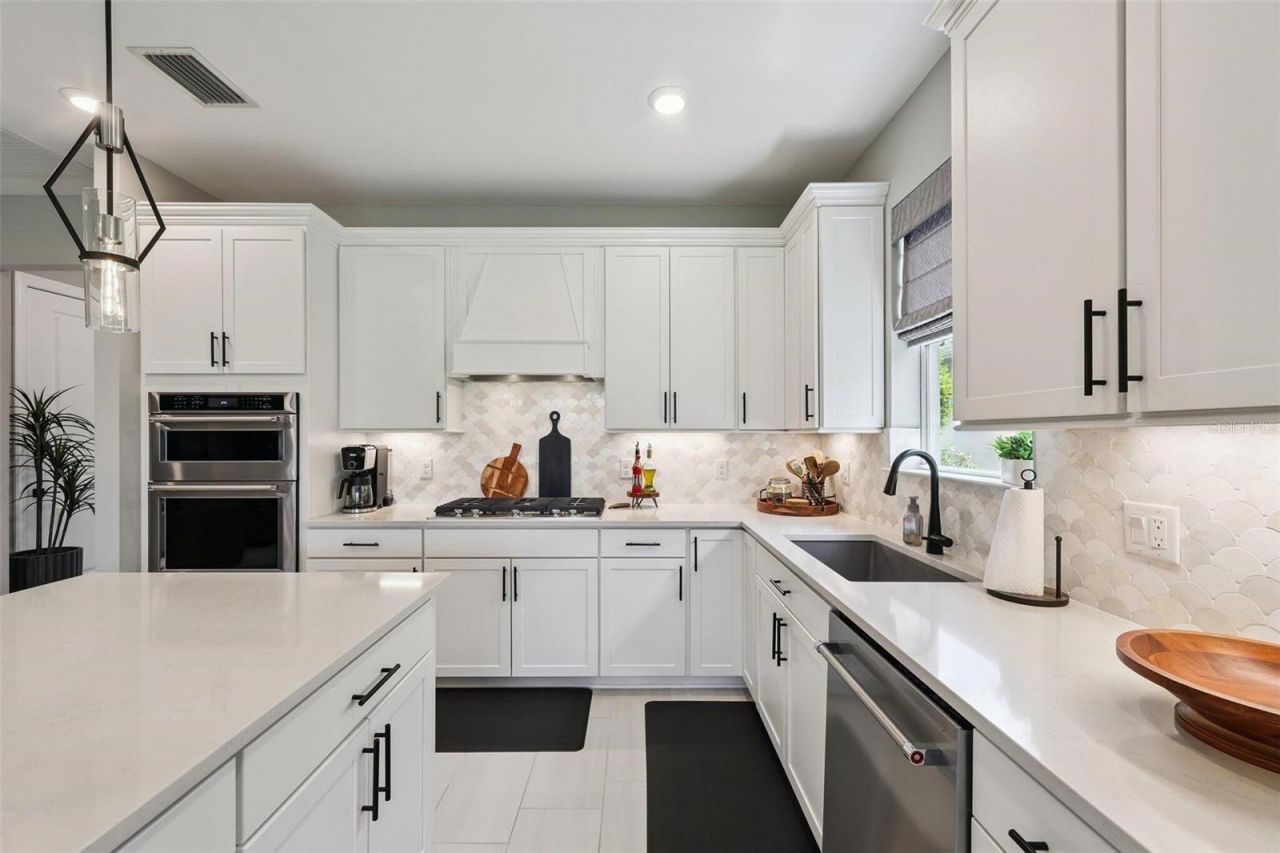 10004 Coral Shore Drive , Englewood, FL 34223 Photo