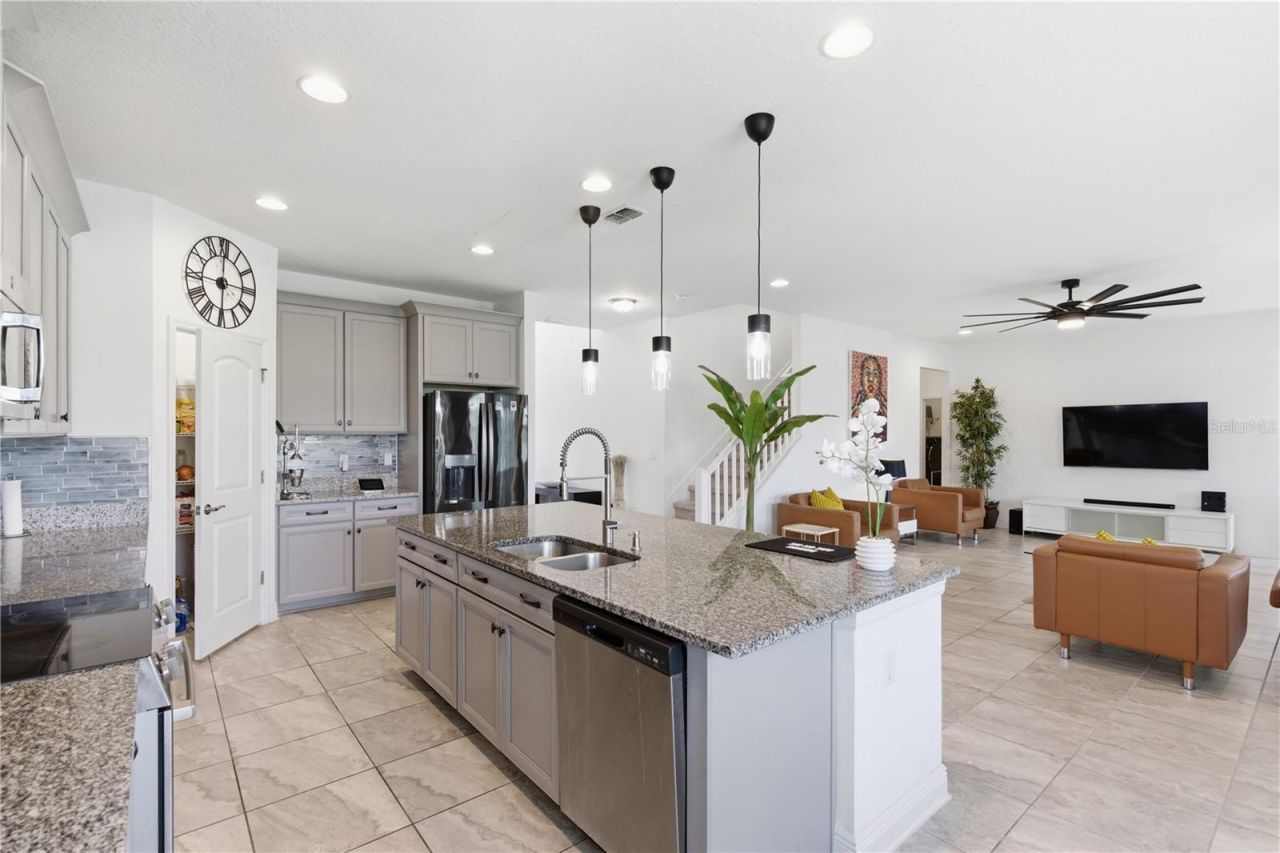 9714 Provencal Avenue, Seffner, FL 33584 Photo