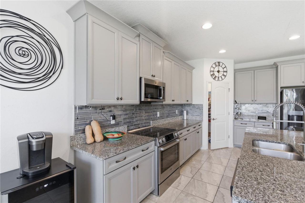 9714 Provencal Avenue, Seffner, FL 33584 Photo