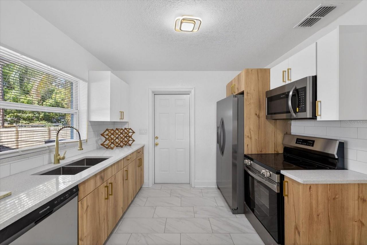 712 S Crest Avenue , Clearwater, FL 33756 Photo