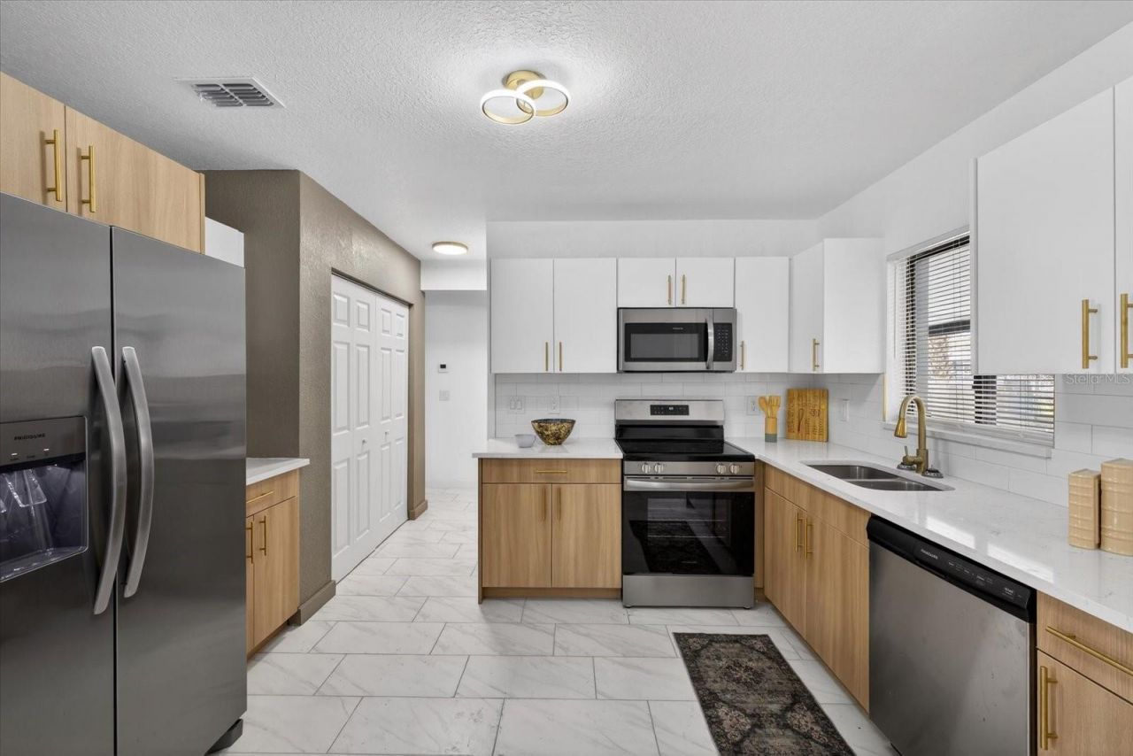 1465 Parkwood Street , Clearwater, FL 33755 Photo