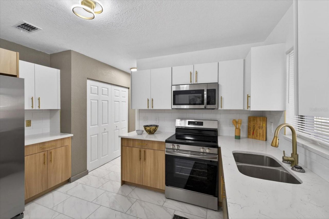 1465 Parkwood Street , Clearwater, FL 33755 Photo