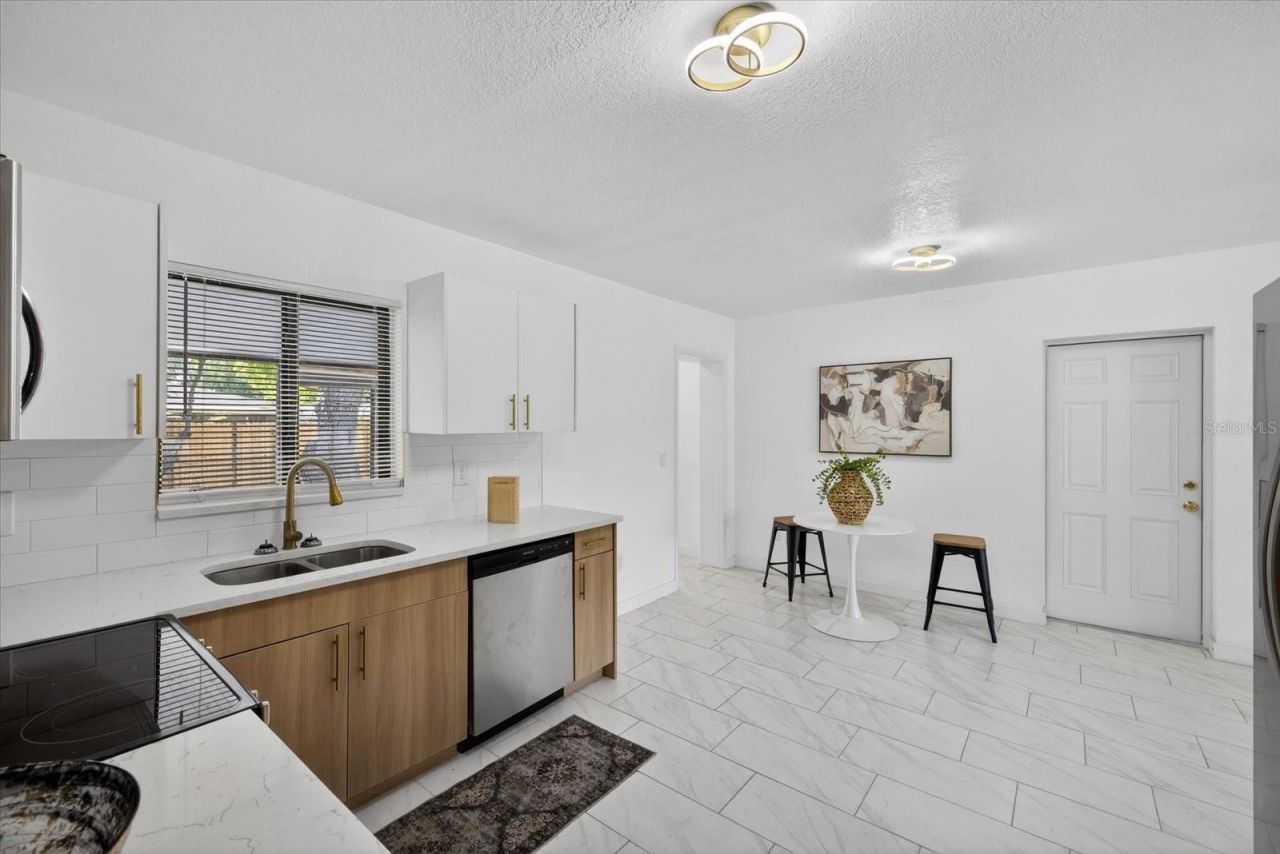 1465 Parkwood Street , Clearwater, FL 33755 Photo