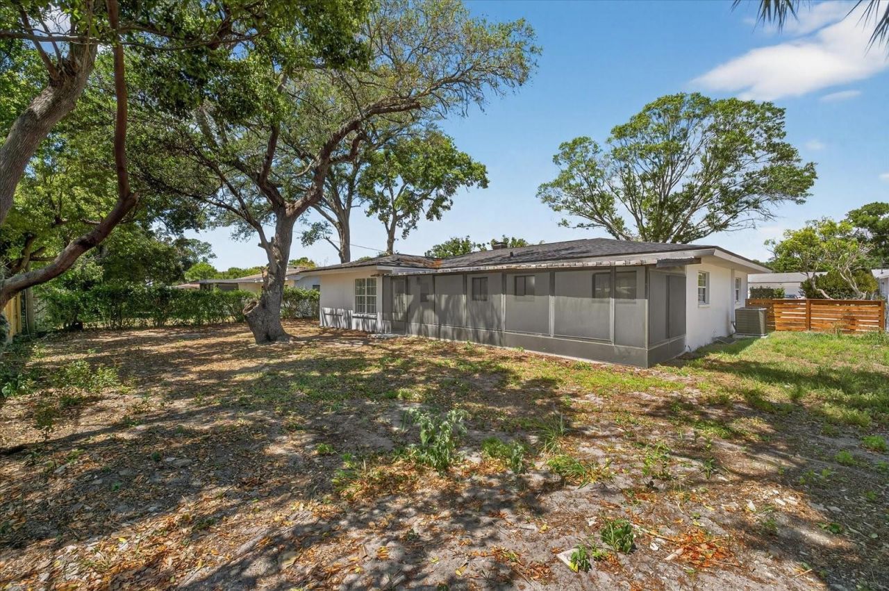 1465 Parkwood Street , Clearwater, FL 33755 Photo