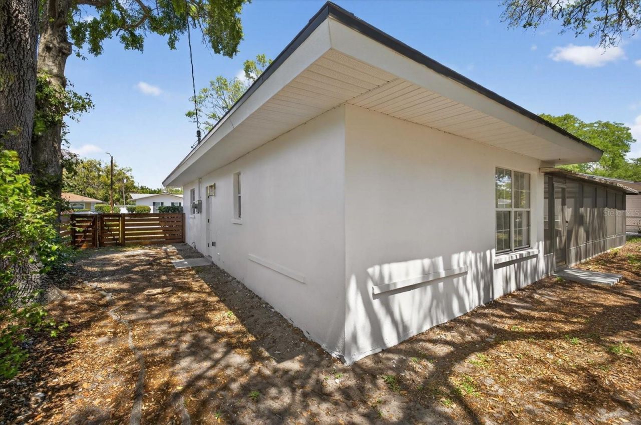 1465 Parkwood Street , Clearwater, FL 33755 Photo