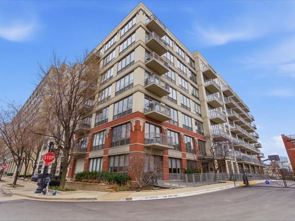 1000 N Kingsbury Street , Unit 104, Chicago, IL 60610