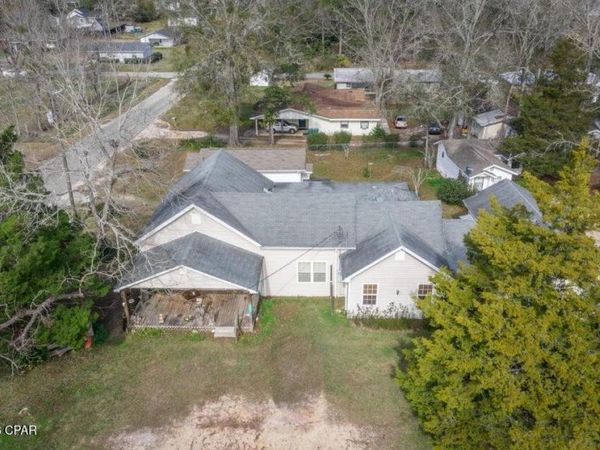 501 E Pennsylvania Avenue , Bonifay, FL 32425