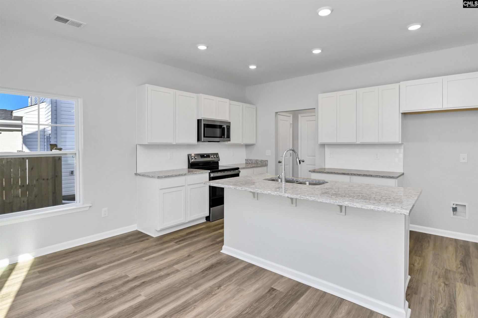 923 Blenheim Way Photo 4