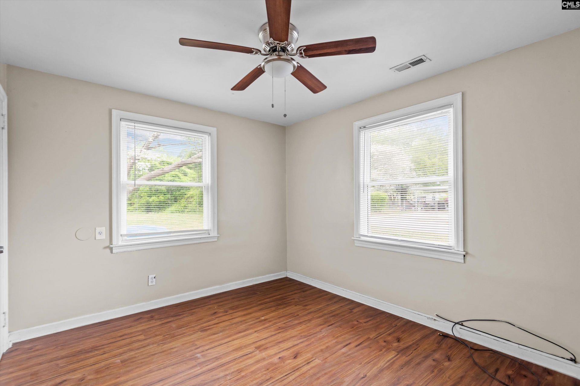 999 Seminole Drive Photo 18