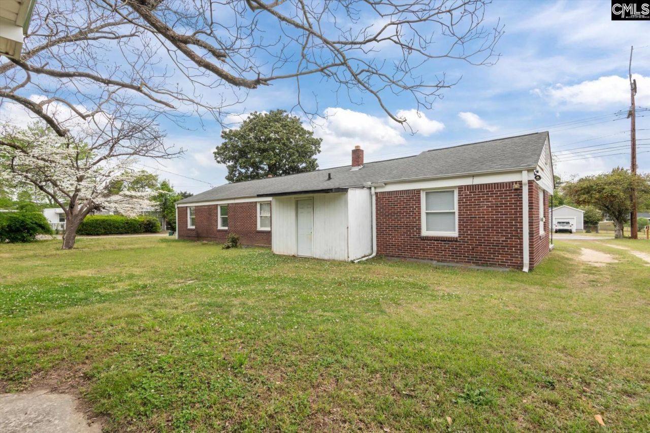 999 Seminole Drive Photo 23