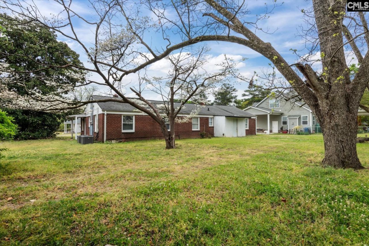 999 Seminole Drive Photo 24