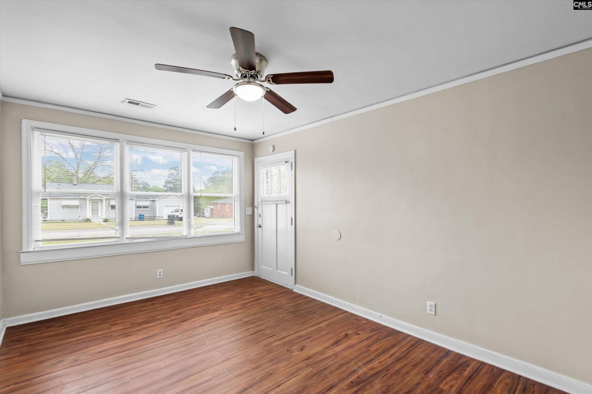 999 Seminole Drive Photo 9