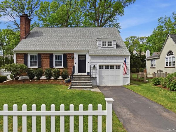 32 Kingsbury Road, New Rochelle, NY 10804