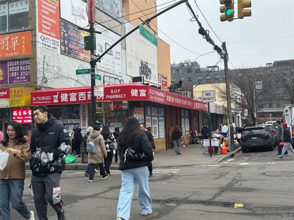 13502 Roosevelt Avenue , Flushing, NY 11354