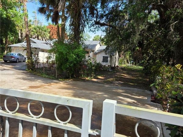 6930 41st Street, Vero Beach, FL 32967