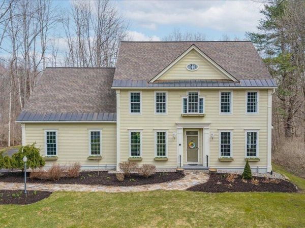 2 Stable Lane, Saratoga Springs, NY 12866