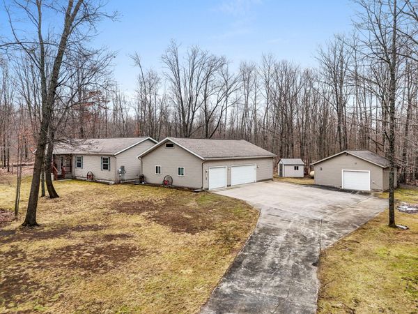 4200 Redwood Drive, Roscommon, MI 48653