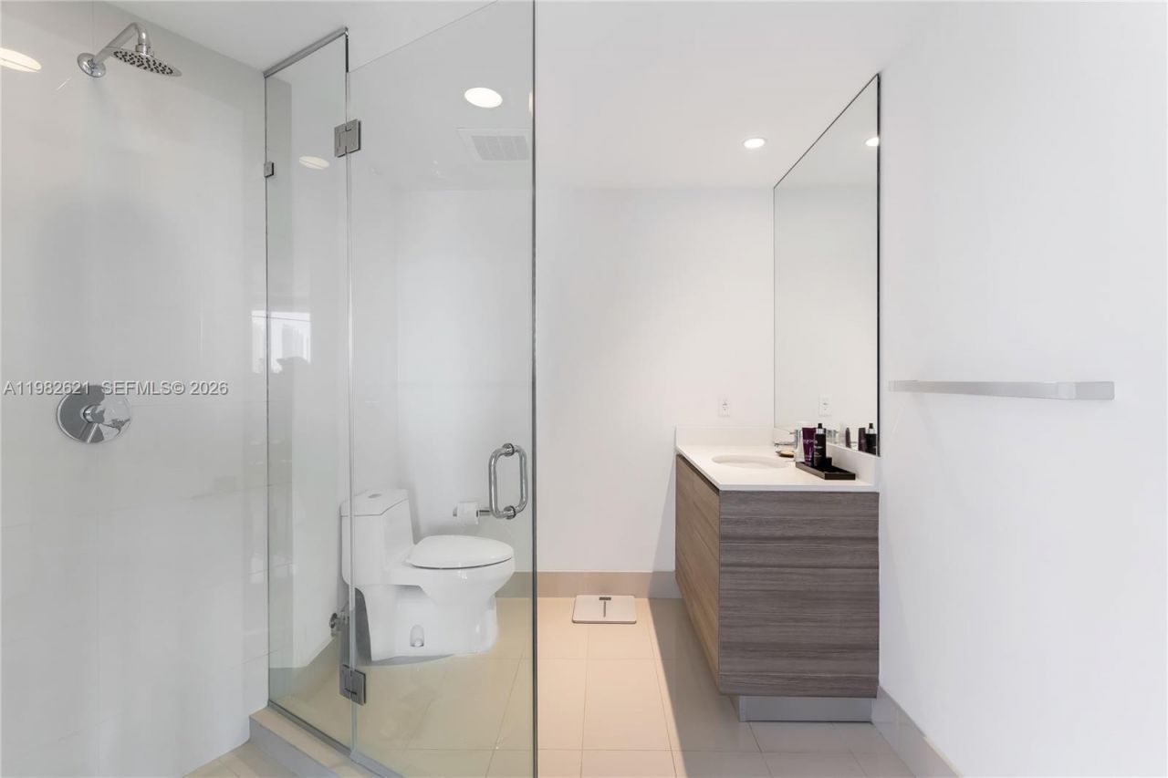 121 NE 34th St , Unit 1204, Miami, FL 33137 Photo