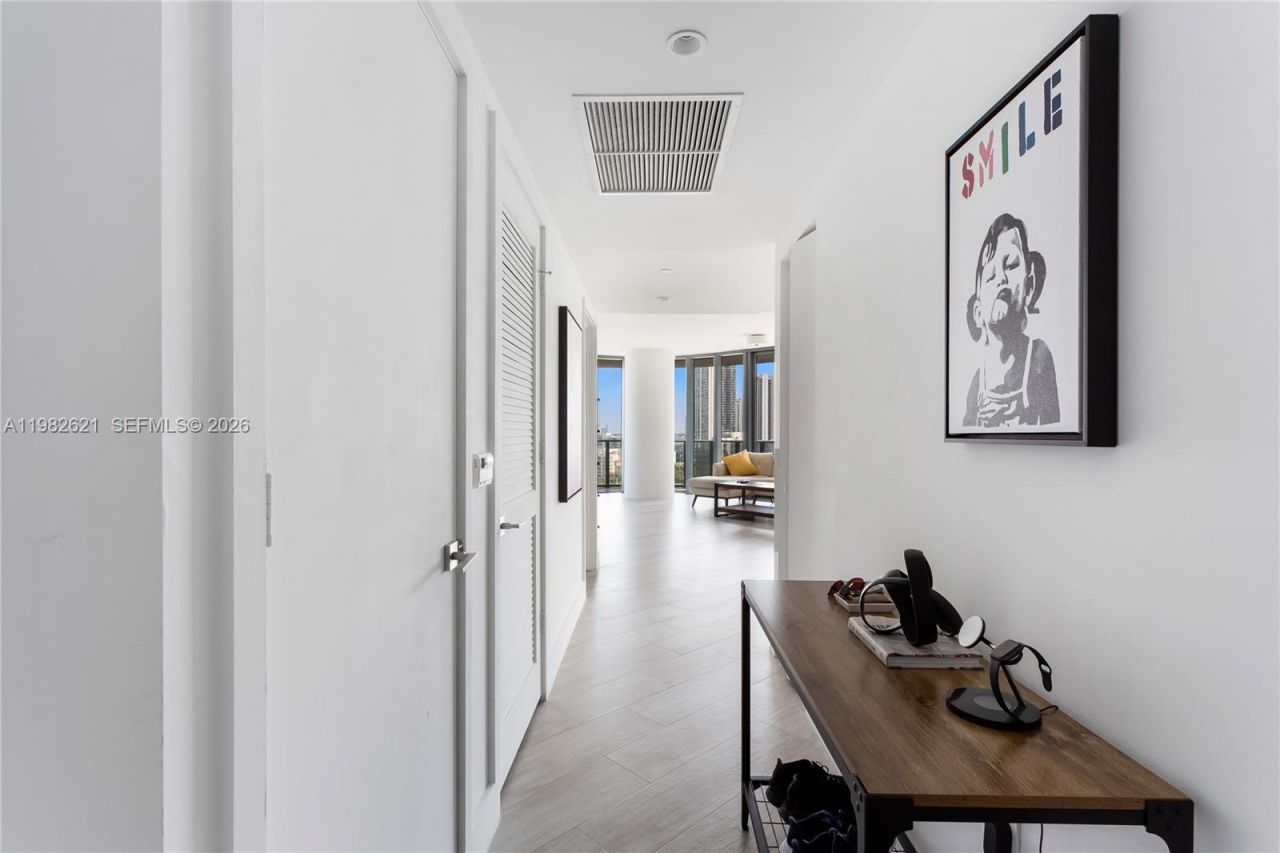 121 NE 34th St , Unit 1204, Miami, FL 33137 Photo