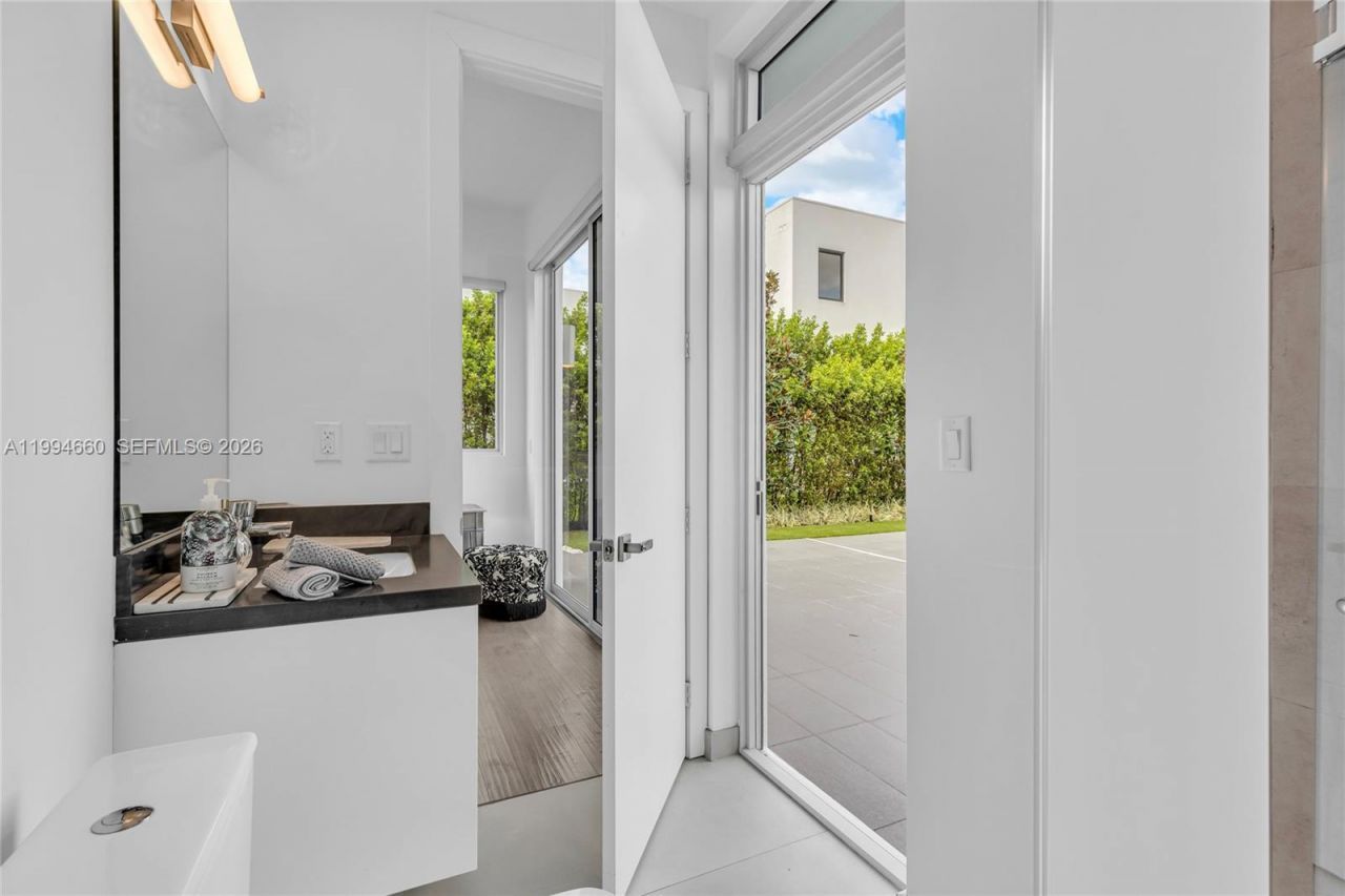 16631 Sunset Way, Weston, FL 33326 Photo