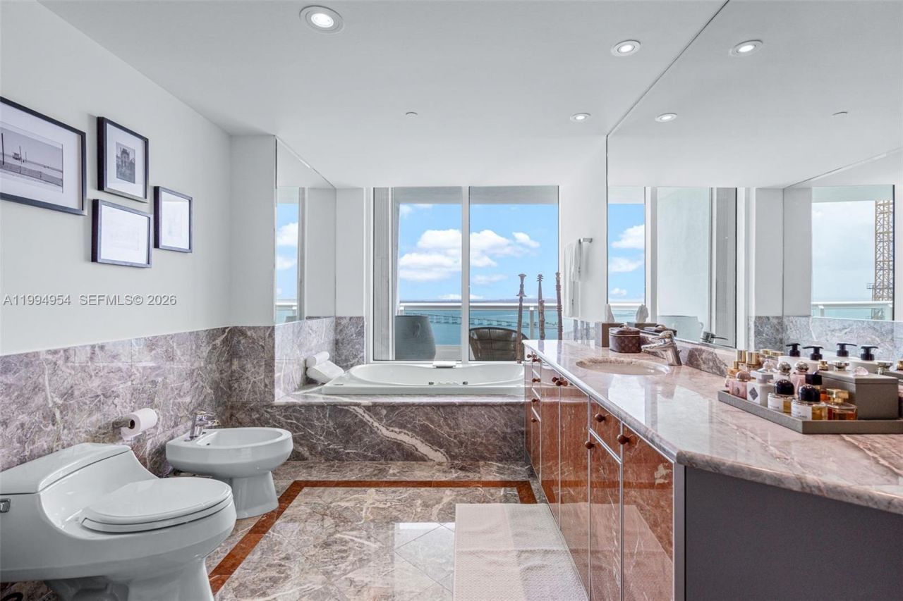 1643 Brickell Ave, Unit 2805, Miami, FL 33129 Photo