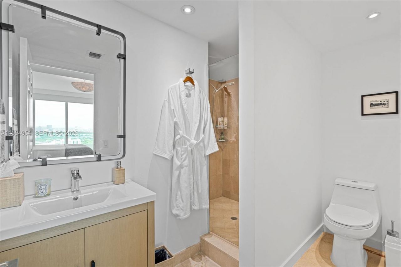 1643 Brickell Ave, Unit 2805, Miami, FL 33129 Photo