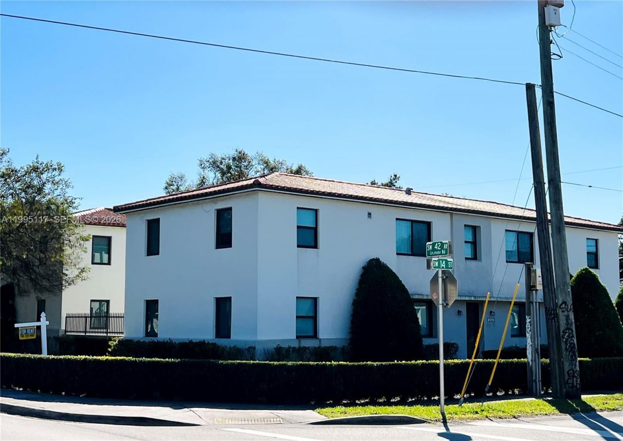 1440 SW 42nd St , Unit 4, Miami, FL 33134 Photo