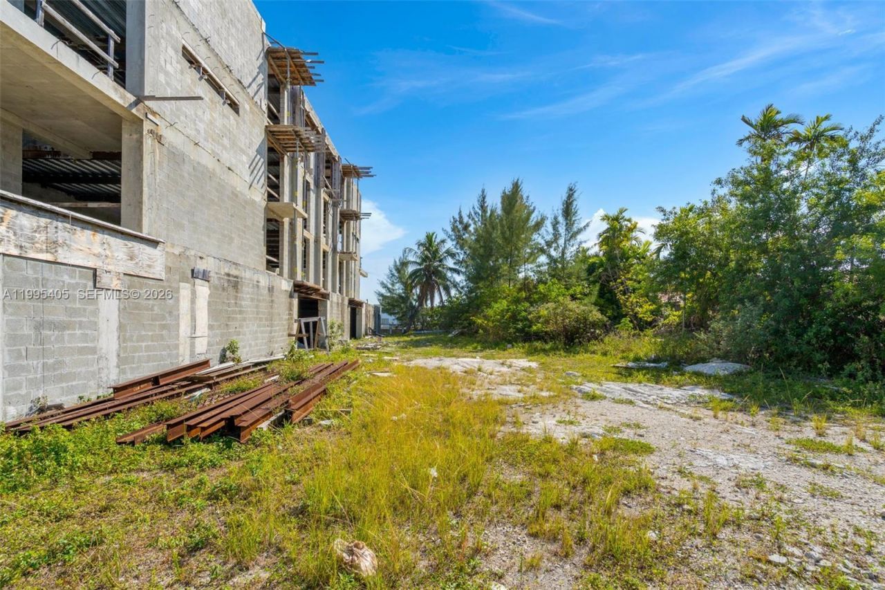 10 S Shore Dr , Miami Beach, FL 33141 Photo