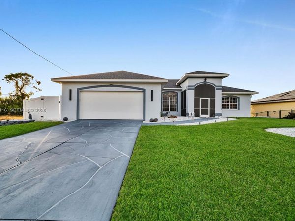 1024 NW 23 , Cape Coral, FL 33993