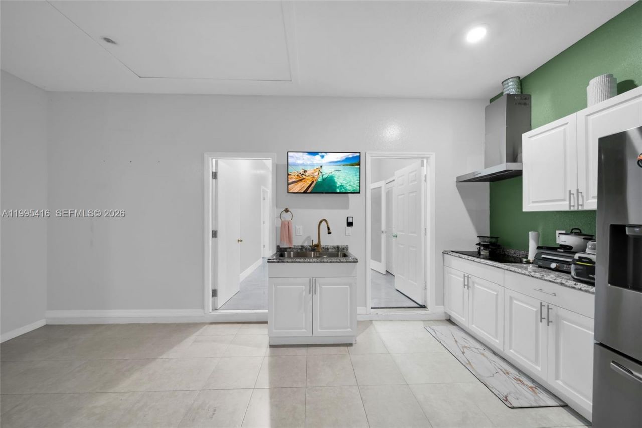 1024 NW 23 , Cape Coral, FL 33993 Photo