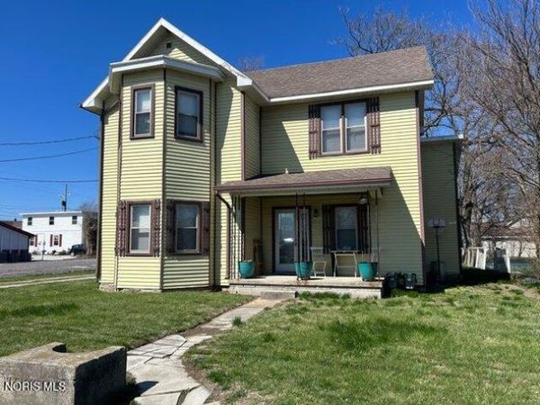 111 E Main Street , Portage, OH 43451