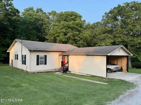 798 Lawson Rd, Crossville, TN 38571