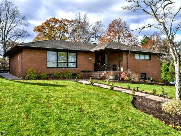 7 Jefferson Pl, Wayne, NJ 07470