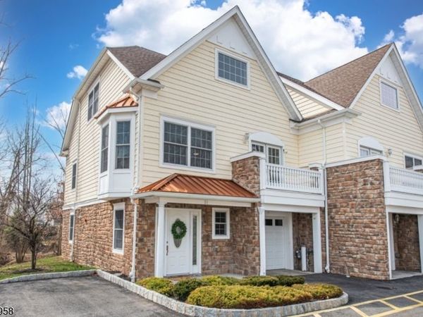 21 Riverbend Ct, New Providence, NJ 07974