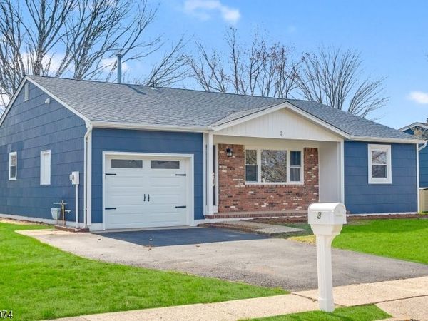 3 Pembroke Ln, Berkeley, NJ 08757