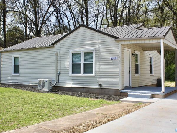 1017 Crestline Road NW, Huntsville, AL 35816