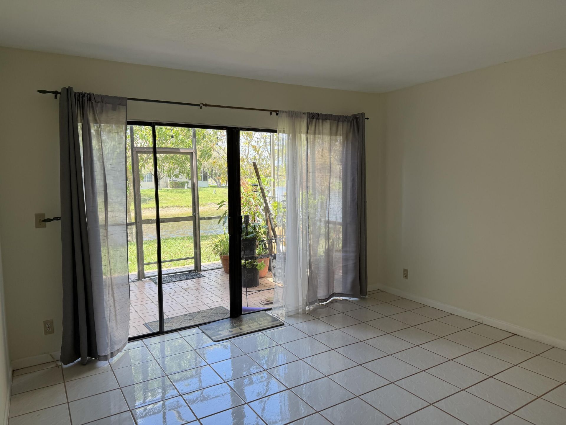 8091 NW 71st Court, Tamarac, FL 33321 Photo