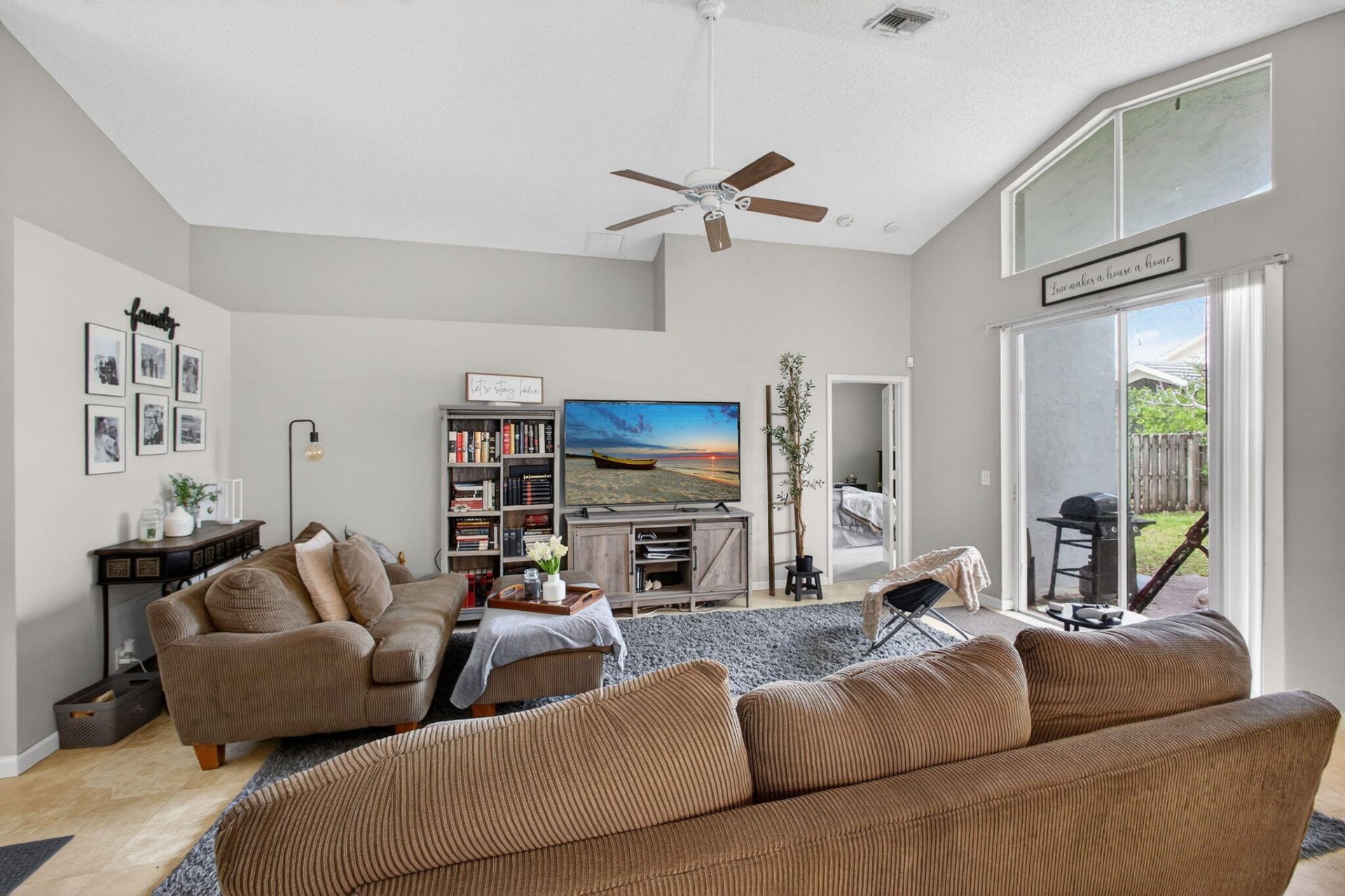 2050 Normandy Circle, West Palm Beach, FL 33409 Photo