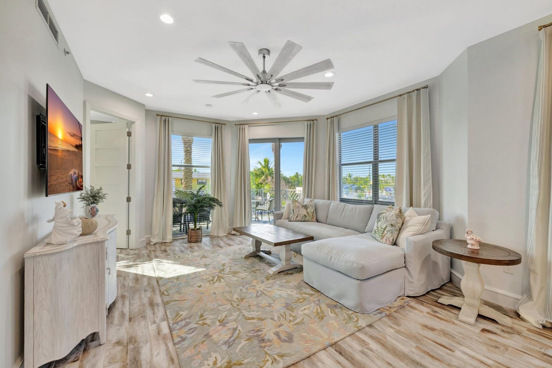 4511 El Mar Drive, Unit 210, Lauderdale by the Sea, FL 33308 Photo