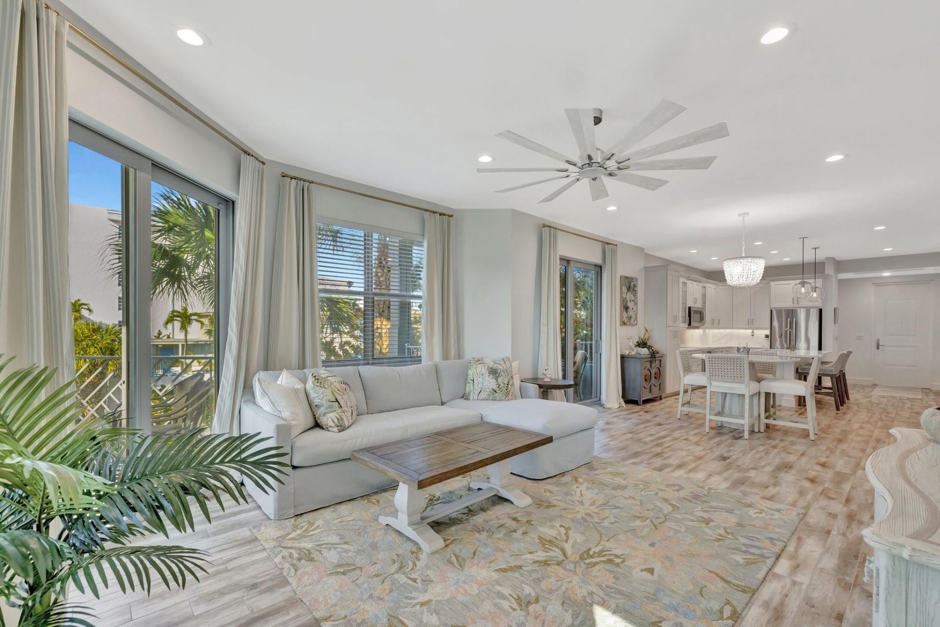 4511 El Mar Drive, Unit 210, Lauderdale by the Sea, FL 33308 Photo