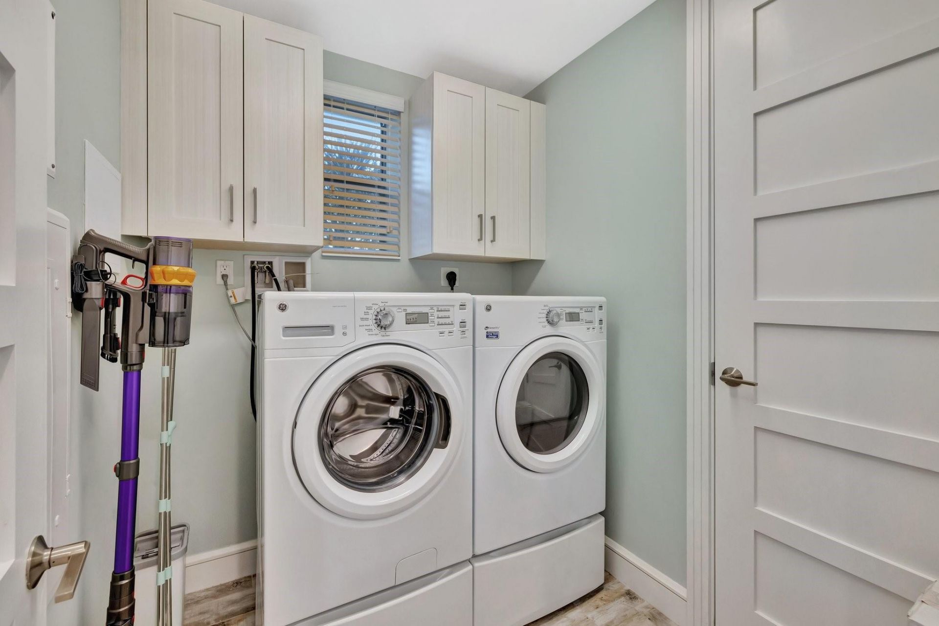 4511 El Mar Drive, Unit 210, Lauderdale by the Sea, FL 33308 Photo