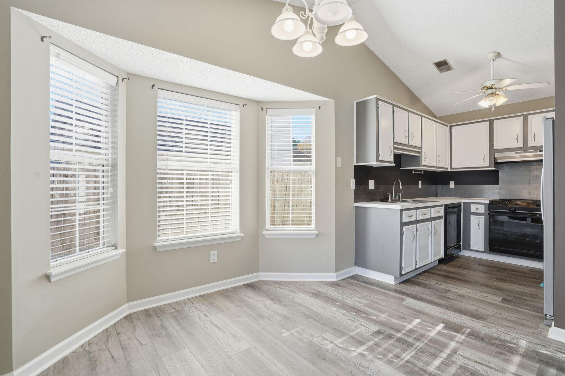 8562 Brookforest Drive Photo 10