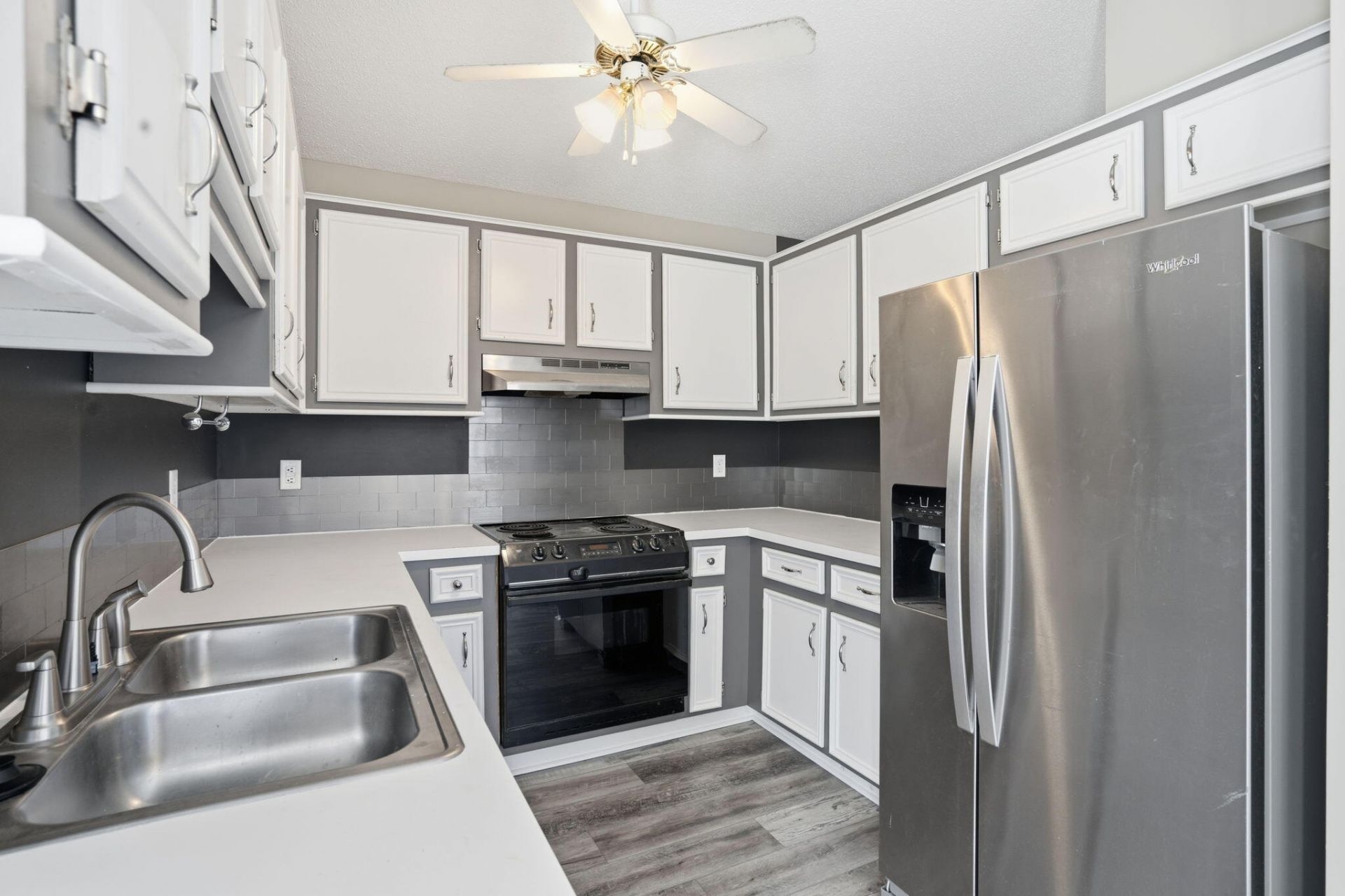 8562 Brookforest Drive Photo 12