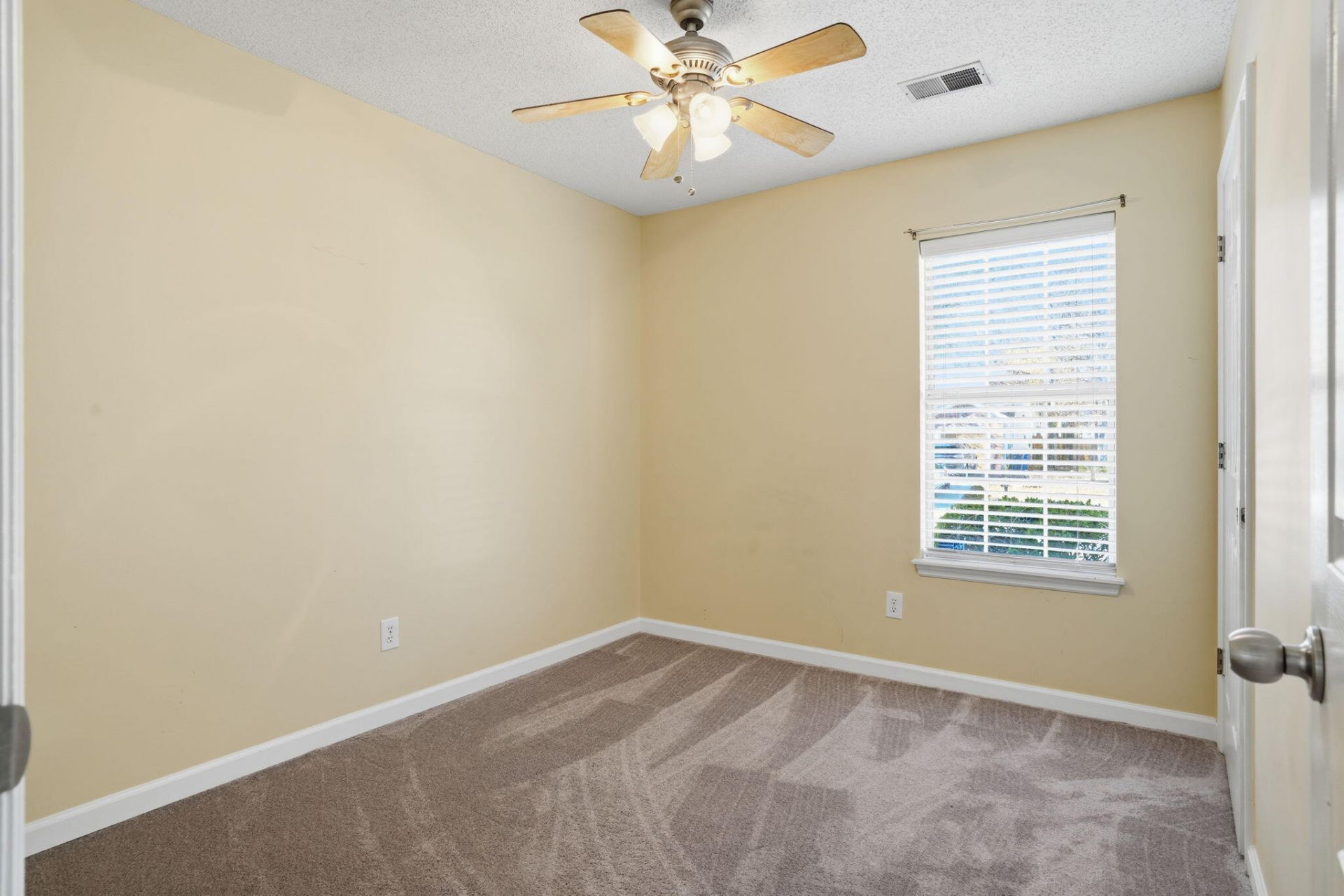 8562 Brookforest Drive Photo 15