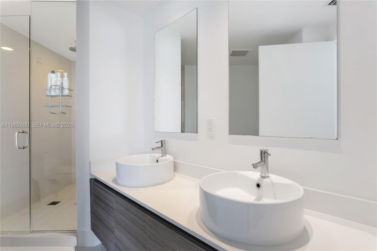 121 NE 34th St , Unit 1204, Miami, FL 33137 Photo