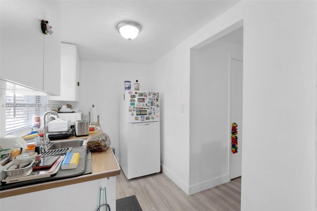 300 Northwest Blvd , Miami, FL 33126 Photo