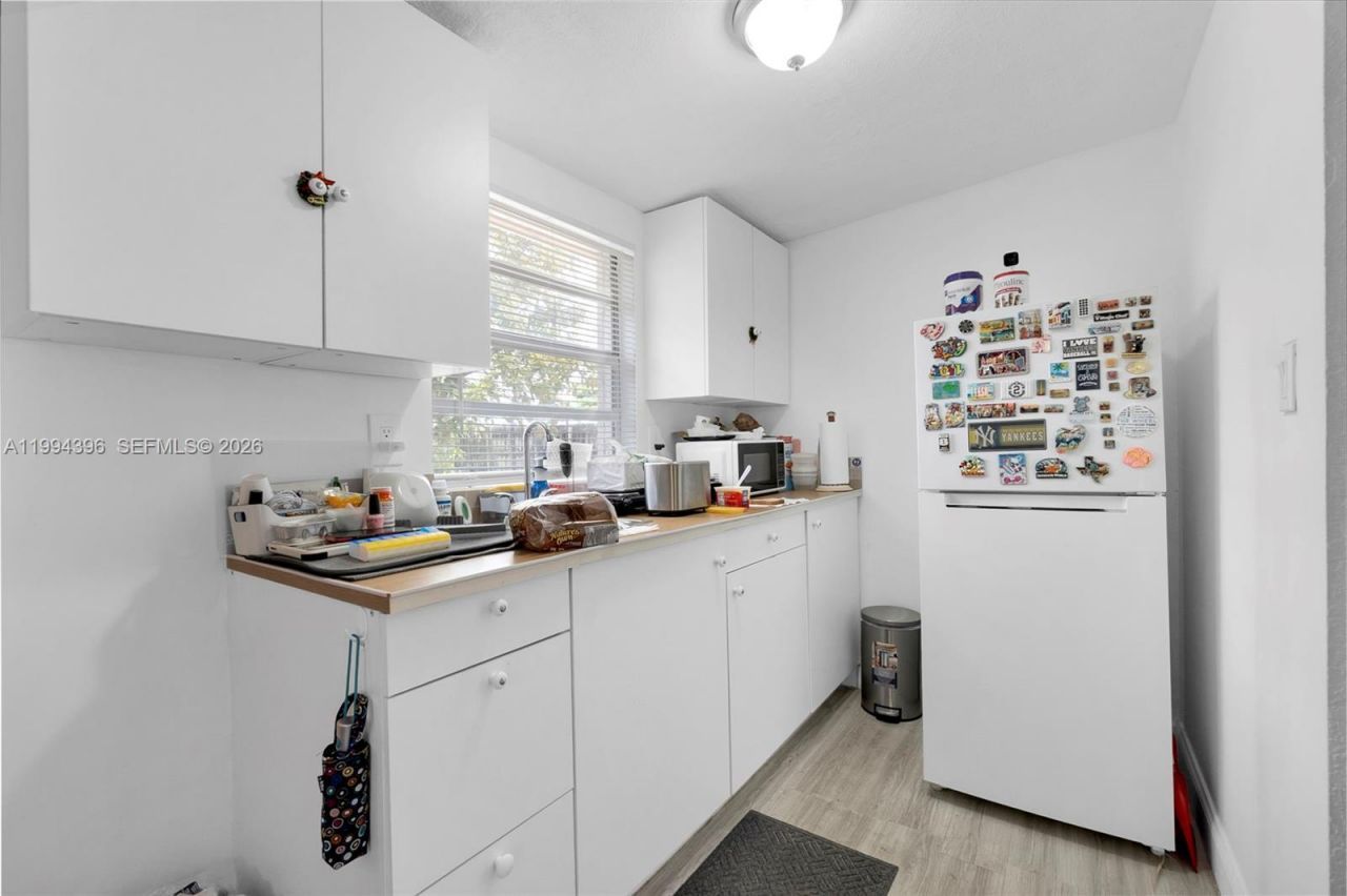 300 Northwest Blvd , Miami, FL 33126 Photo