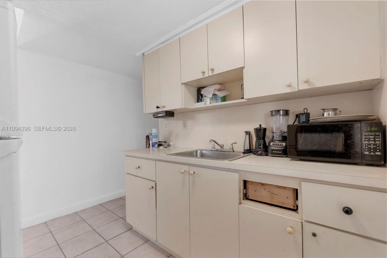 300 Northwest Blvd , Miami, FL 33126 Photo