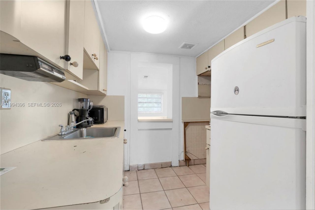 300 Northwest Blvd , Miami, FL 33126 Photo