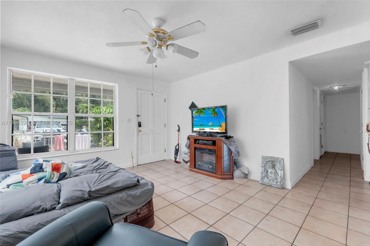 300 Northwest Blvd , Miami, FL 33126 Photo